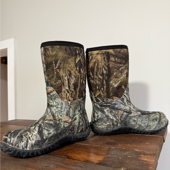 Bogs Mossy Oak Kids Camo Boots - Picture 2 of 6